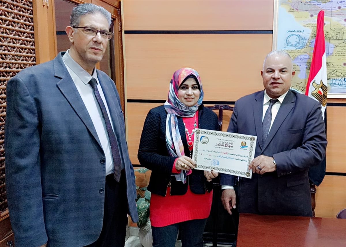 مدير تعليم الفيوم يكرم المتميزين بمدرسة ملحقة المعلمات الابتدائية &nbsp;