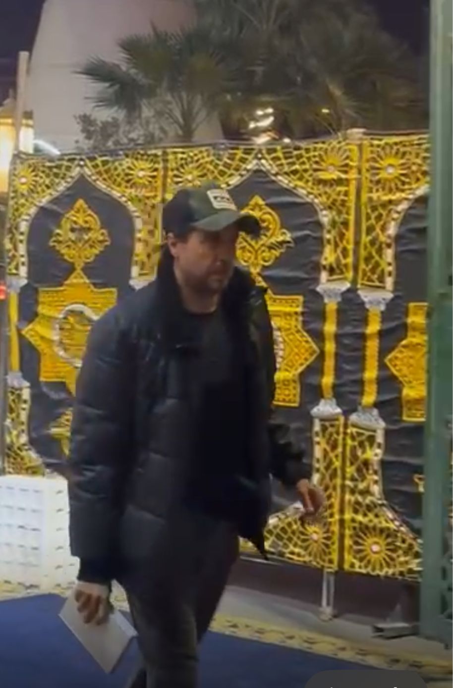 هشام ماجد في عزاء شقيقة عادل إمام