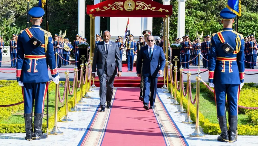 الرئيس عبد الفتاح السيسي ورئيس المجلس السيادي والجيش السوداني الفريق أول عبد الفتاح البرهان