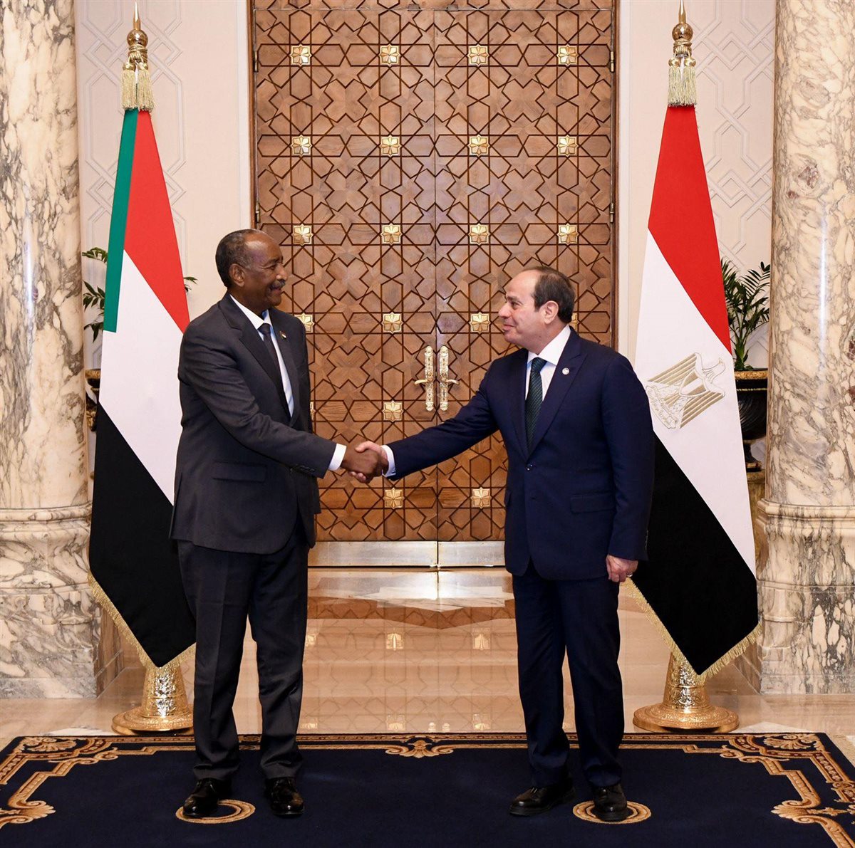 الرئيس عبد الفتاح السيسي والفريق أول عبد الفتاح البرهان
