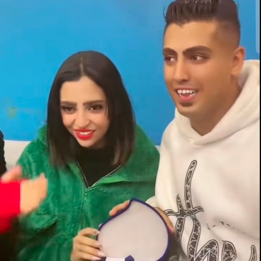 <strong>خطوبة كروان مشاكل&nbsp;وحفيدة شعبان عبد الرحيم</strong>