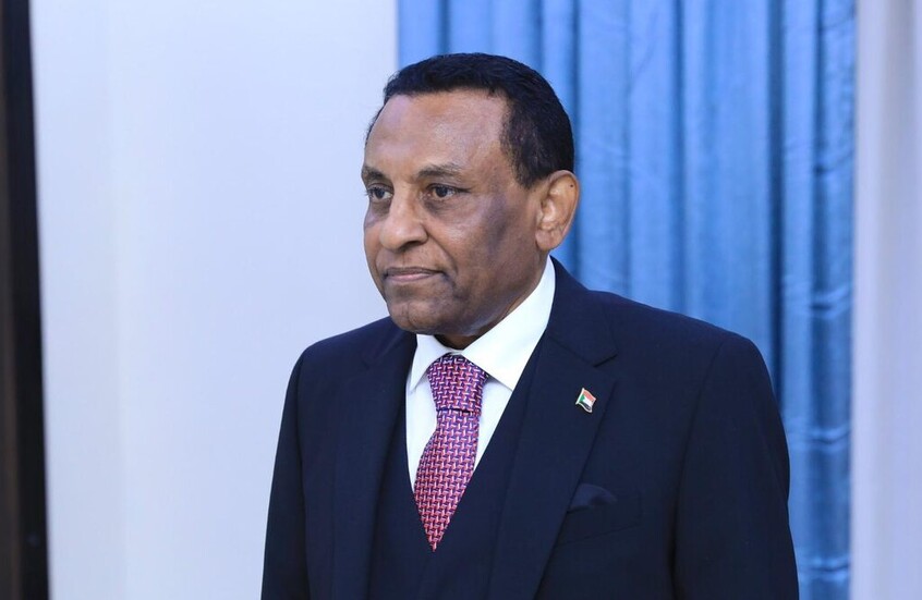 <strong>رئيس الوزراء السوداني كامل إدريس</strong>