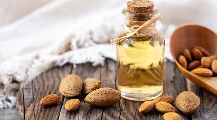 زيت اللوز الحلو&nbsp;