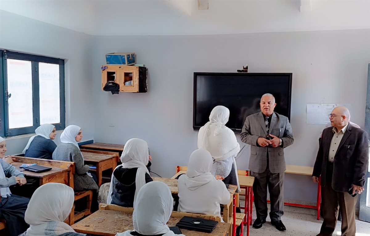 قبيصي: يتابع مدرسة الفيوم الثانوية للبنات ويشيد بانضباط وانتظام العملية التعليمية بالمدرسة