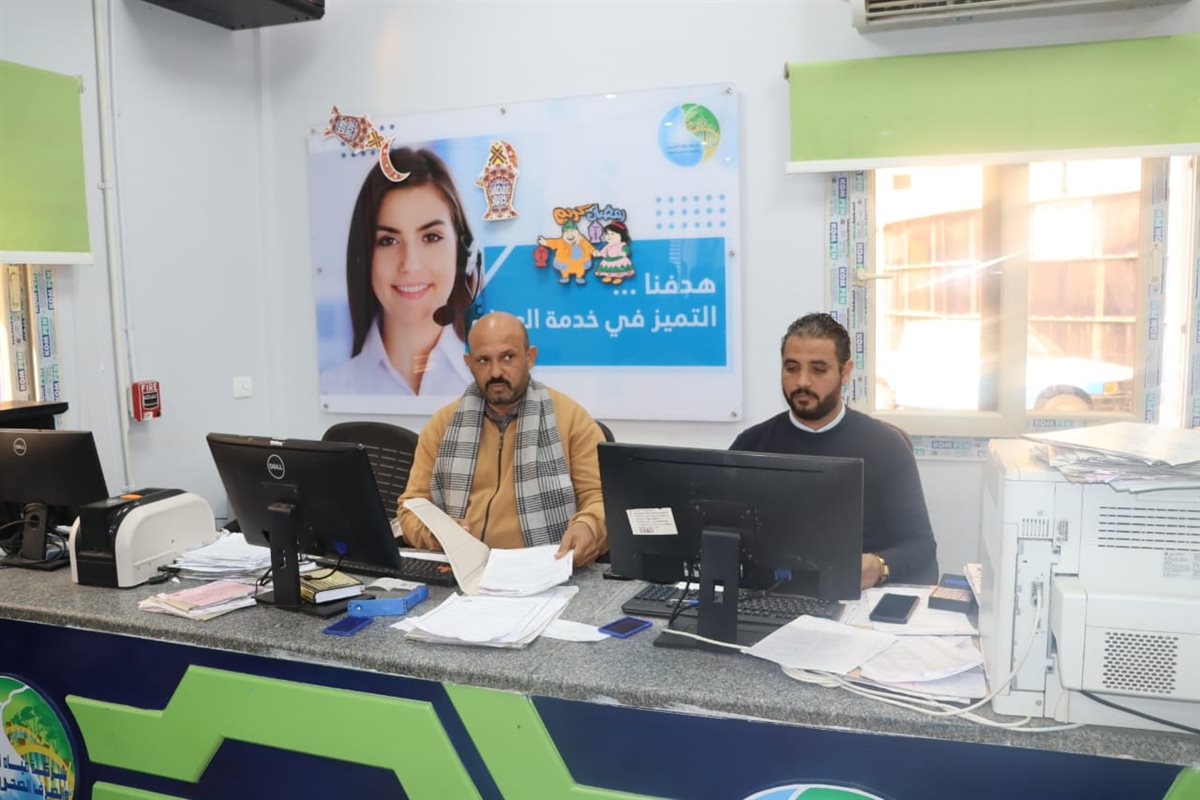 رئيس مياه الفيوم يوجه بتسهيل إجراءات توصيل مياه الشرب والصرف الصحي بمركز خدمة عملاء أبشواي
