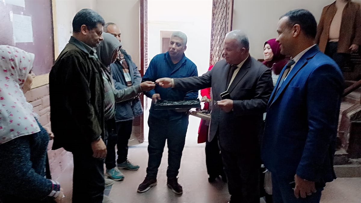مدير تعليم الفيوم وحدة التواصل ودعم المعلمين تصنع بهجة العام الجديد 2026