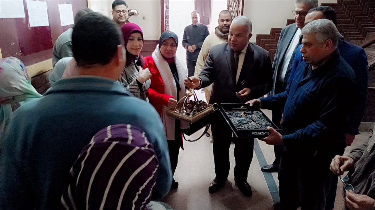 مدير تعليم الفيوم وحدة التواصل ودعم المعلمين تصنع بهجة العام الجديد 2026