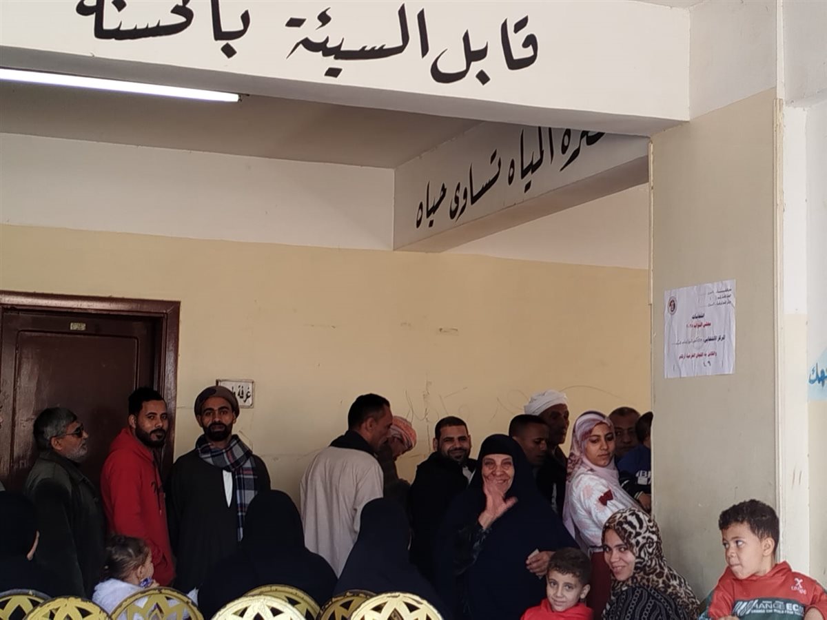 إقبال المواطنين على لجان الدائرة الثالثة بالفيوم في الساعات الأولى من جولة الإعادة