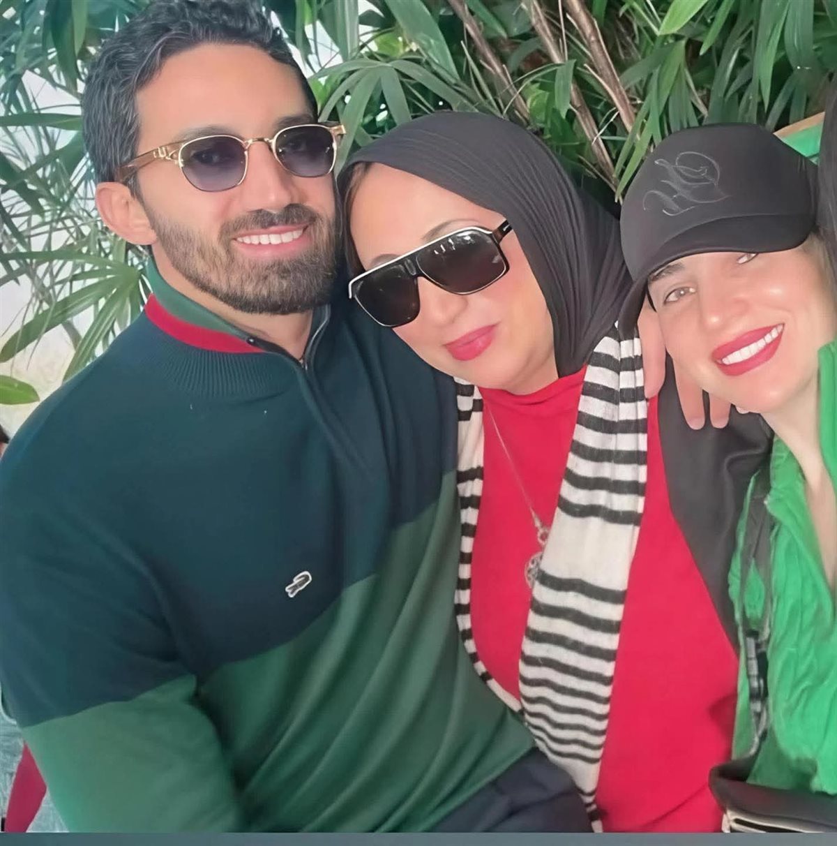 مي عز الدين وحماتها وزوجها أحمد تيمور