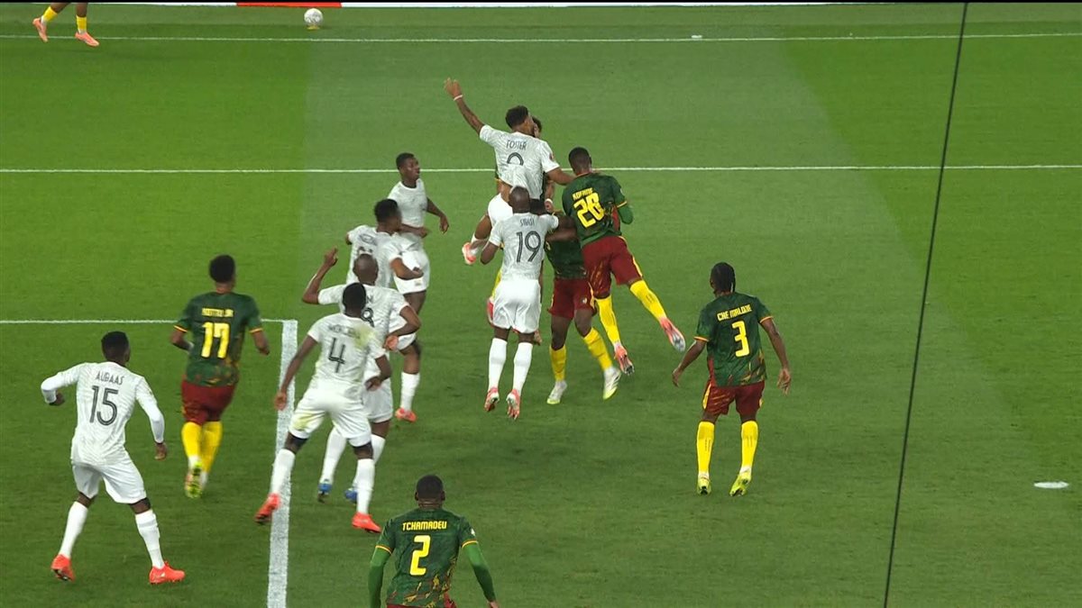 الكاميرون وجنوب أفريقيا