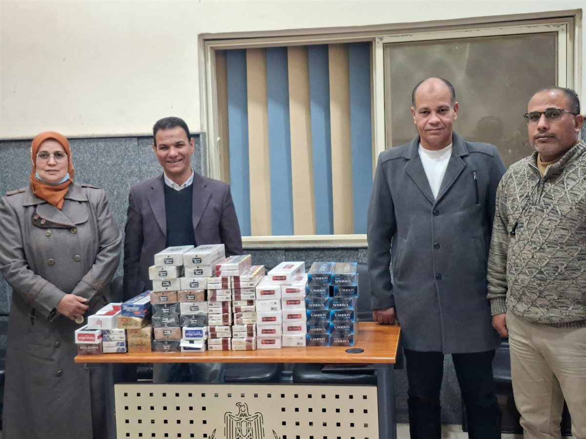 تموين لفيوم يضبط 920 علبة سجائر صيني مختلفة الاصناف بدون فواتير<br>&nbsp;