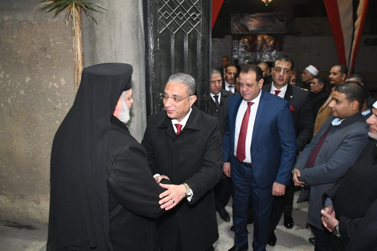 مدير أمن الفيوم يزور الكنائس لتقديم التهنئة للإخوة الأقباط بعيد الميلاد المجيد