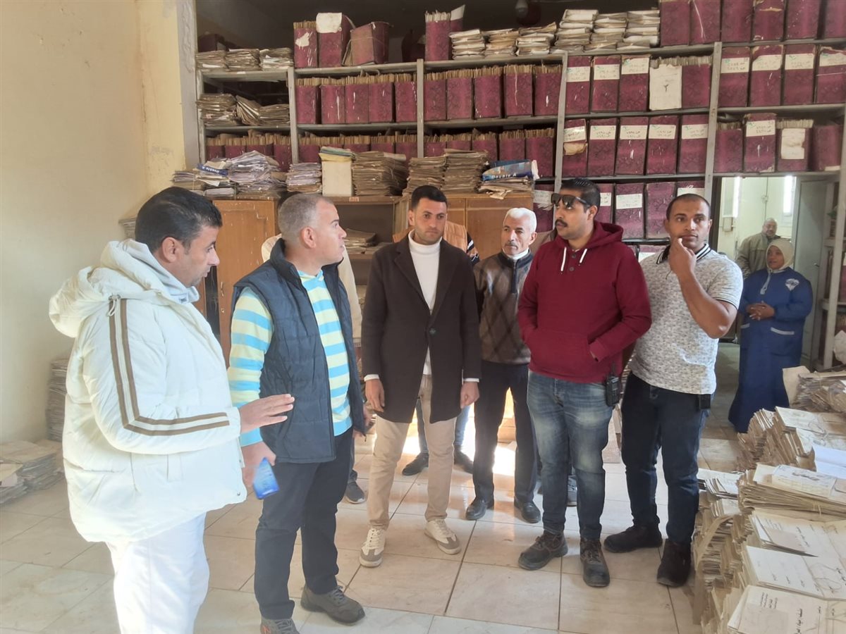 جولة ميدانية مفاجئة.. رئيس مياه الفيوم يتابع جاهزية المعدات وفرق العمل بمركز صيانة إطسا