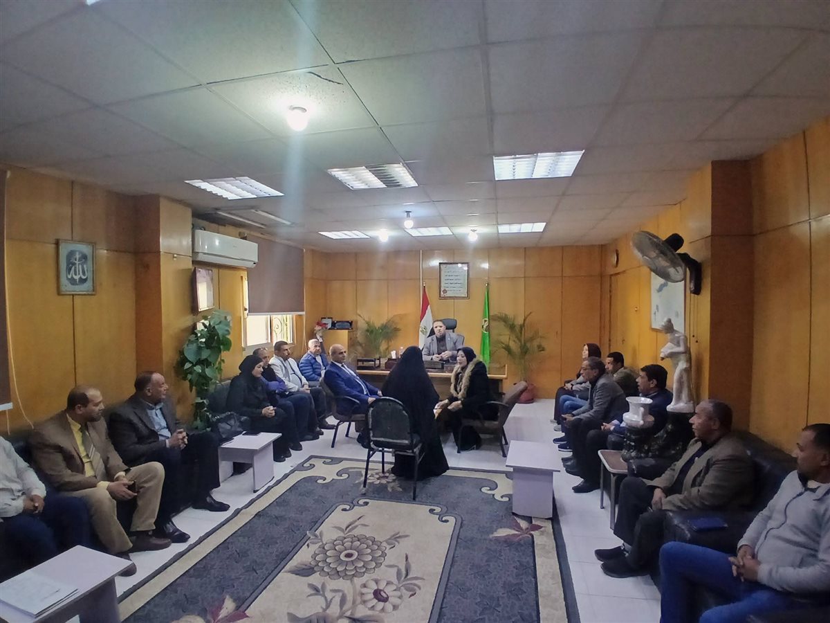 السكرتير العام لمحافظة الفيوم يعقد لقاء خدمة المواطنين بمركز طامية