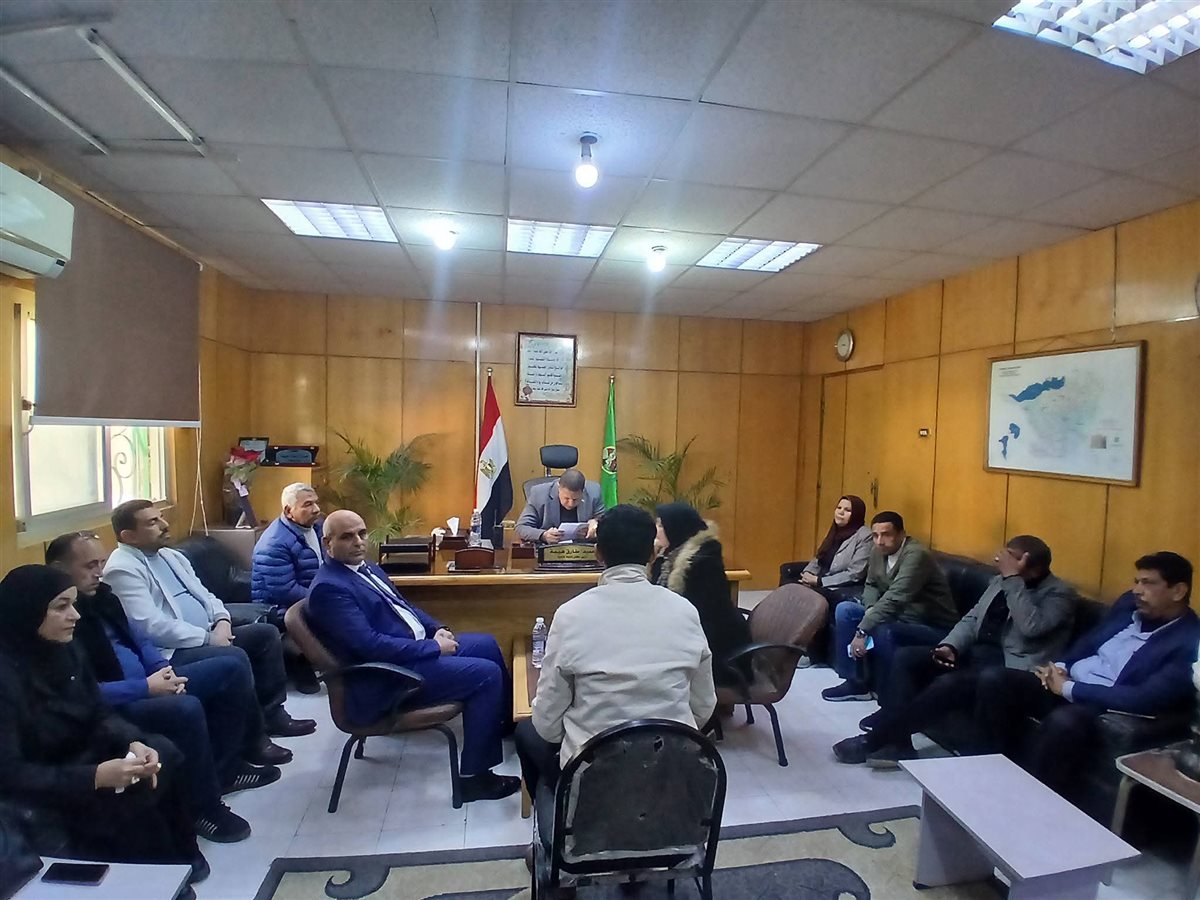 السكرتير العام لمحافظة الفيوم يعقد لقاء خدمة المواطنين بمركز طامية
