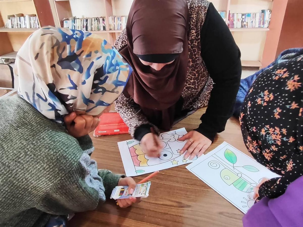 ألوان تبهج القلوب وتحرر طاقة الأطفال ورش رسم وتلوين في مكتبة اللاهون بالفيوم