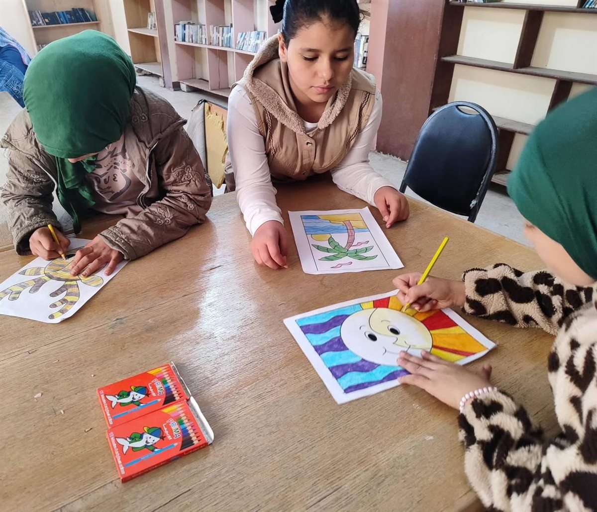 ألوان تبهج القلوب وتحرر طاقة الأطفال ورش رسم وتلوين في مكتبة اللاهون بالفيوم