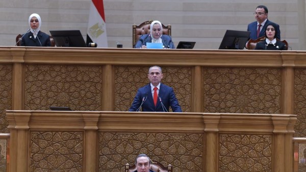 أصغر نائبتان تحت القبة