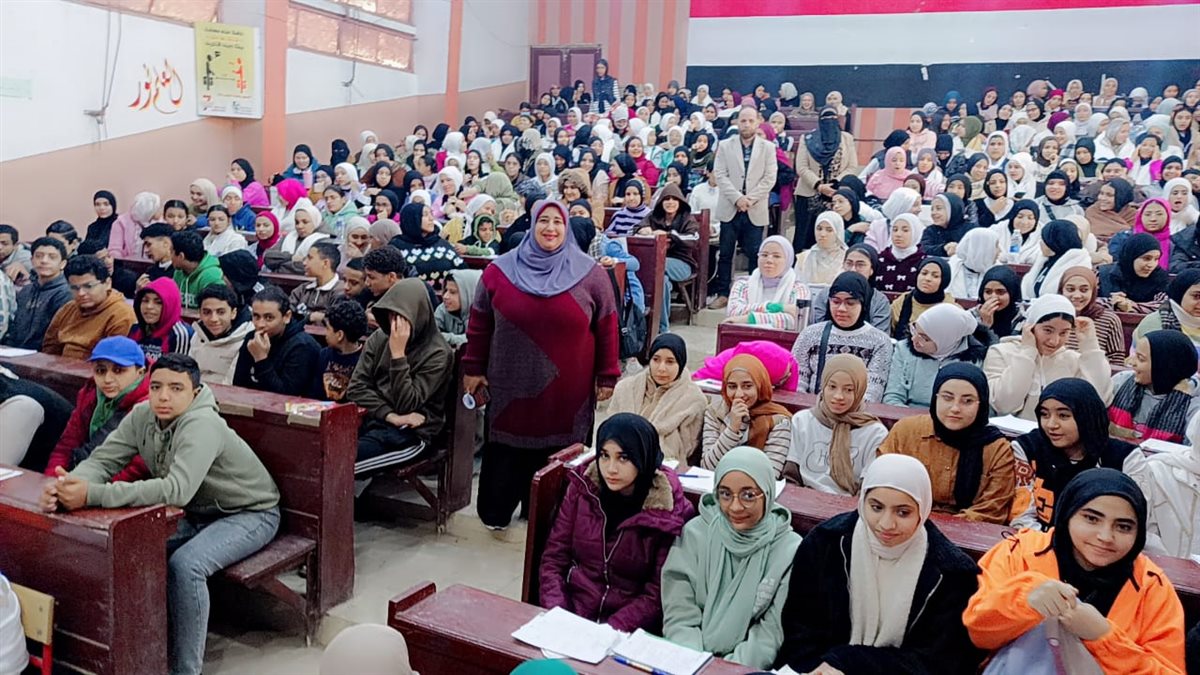 قبيصي: يشيد بتنظيم القوافل التعليمية والمراجعات المجانية لطلاب الشهادة الإعدادية والثانوية بغرب الفيوم
