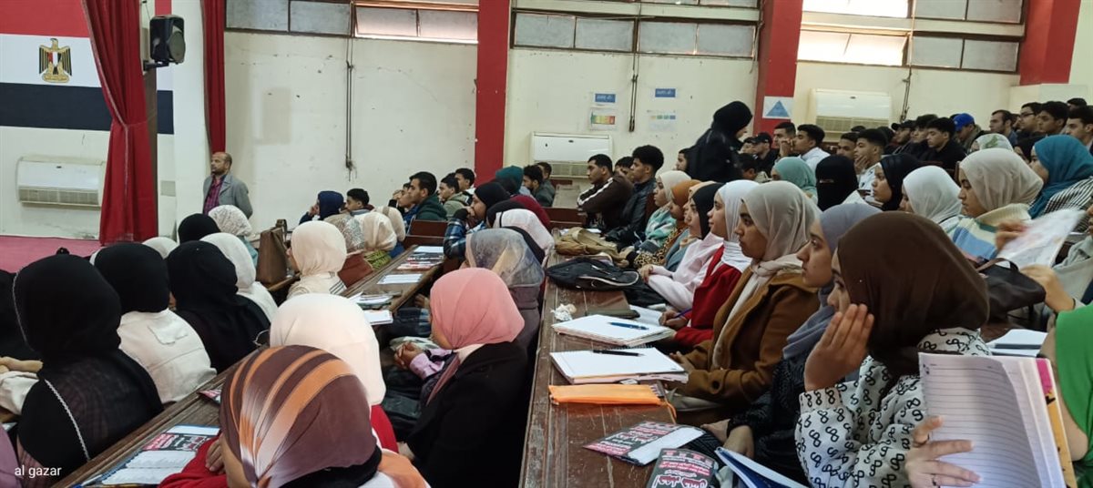 لليوم الثاني على التوالي قوافل تعليمية ومراجعات مجانية لطلاب الشهادة الإعدادية والثانوية بغرب الفيوم