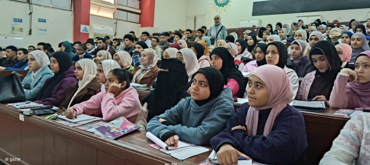 لليوم الثاني على التوالي قوافل تعليمية ومراجعات مجانية لطلاب الشهادة الإعدادية والثانوية بغرب الفيوم