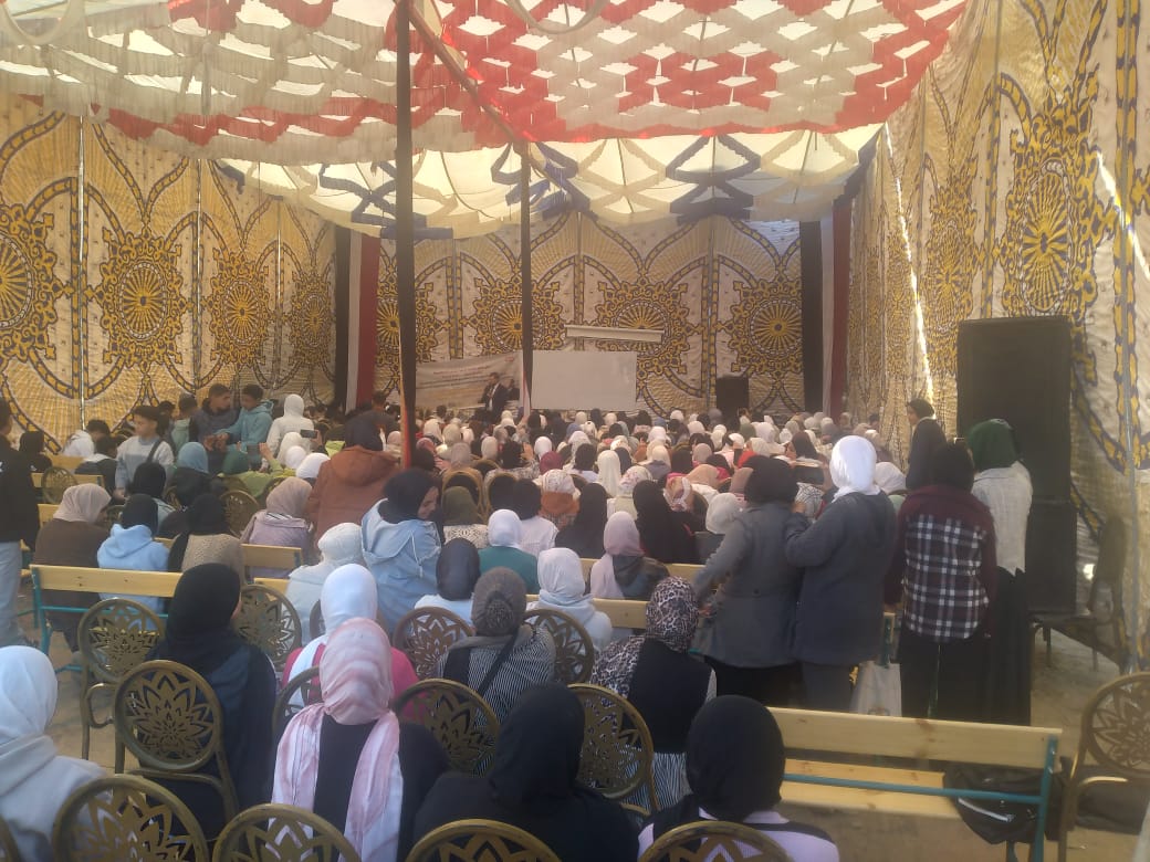 تعليم الفيوم: مراجعات مجانية لطلاب الشهادة الإعدادية بمدارس الشواشنة الإعدادية والثانوية&nbsp;
