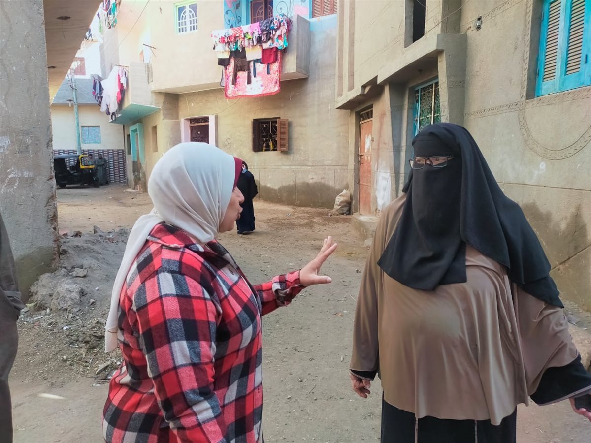 مياه الفيوم تواصل نزولها الميداني بقرى وعزب سنورس المتأثرة بالسدة الشتوية لتوعية المواطنين