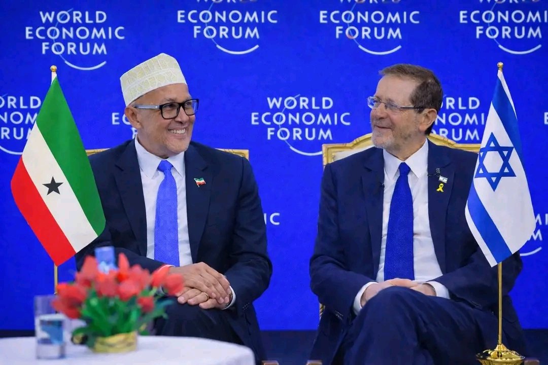 رئيس إقليم أرض الصومال ورئيس الكيان الإسرائيلي في دافوس&nbsp;