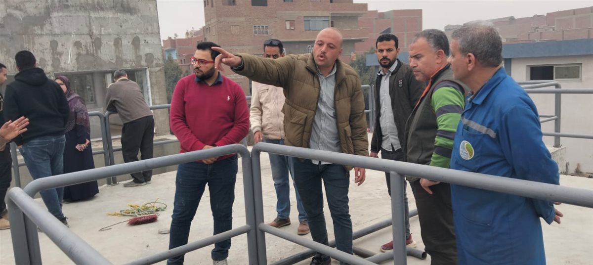 رئيس مياه الفيوم يتفقد أعمال إنشاء محطتي مياه الشرب بقحافة والعزب الجديدة ضمن مشروعات «حياة كريمة»