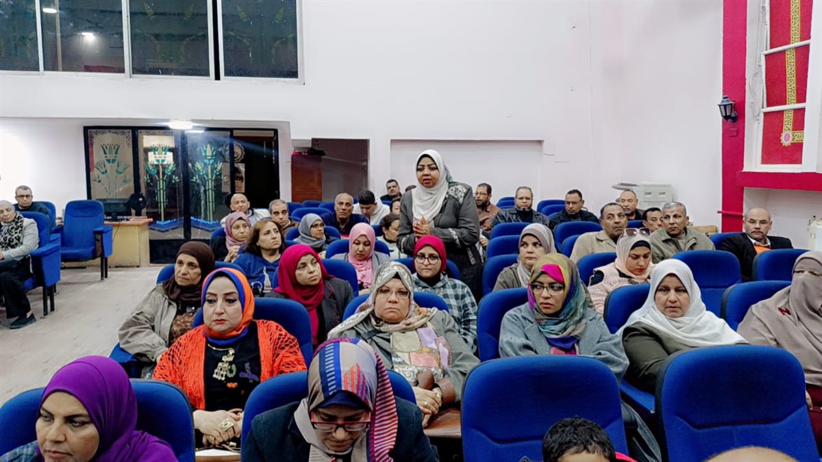مدير تعليم الفيوم يناقش أهم المشكلات التي تواجه المعلمين خلال الفصل الداسى الثاني ومقترحاتهم للتطوير