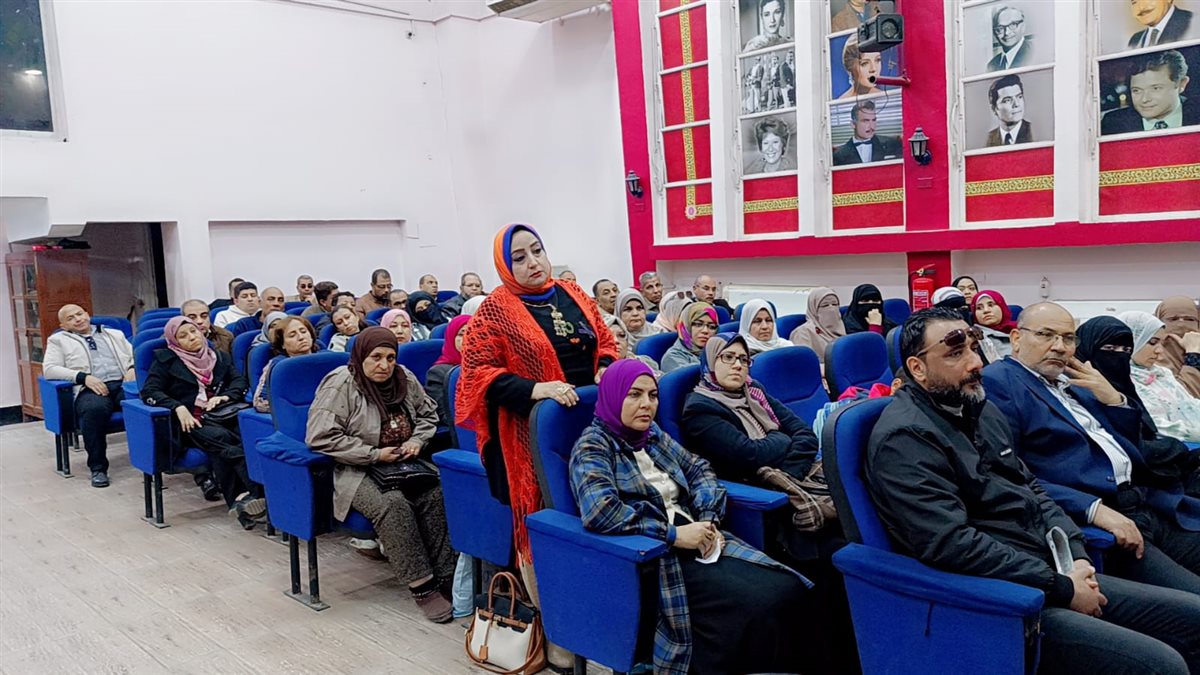 مدير تعليم الفيوم يناقش أهم المشكلات التي تواجه المعلمين خلال الفصل الداسى الثاني ومقترحاتهم للتطوير