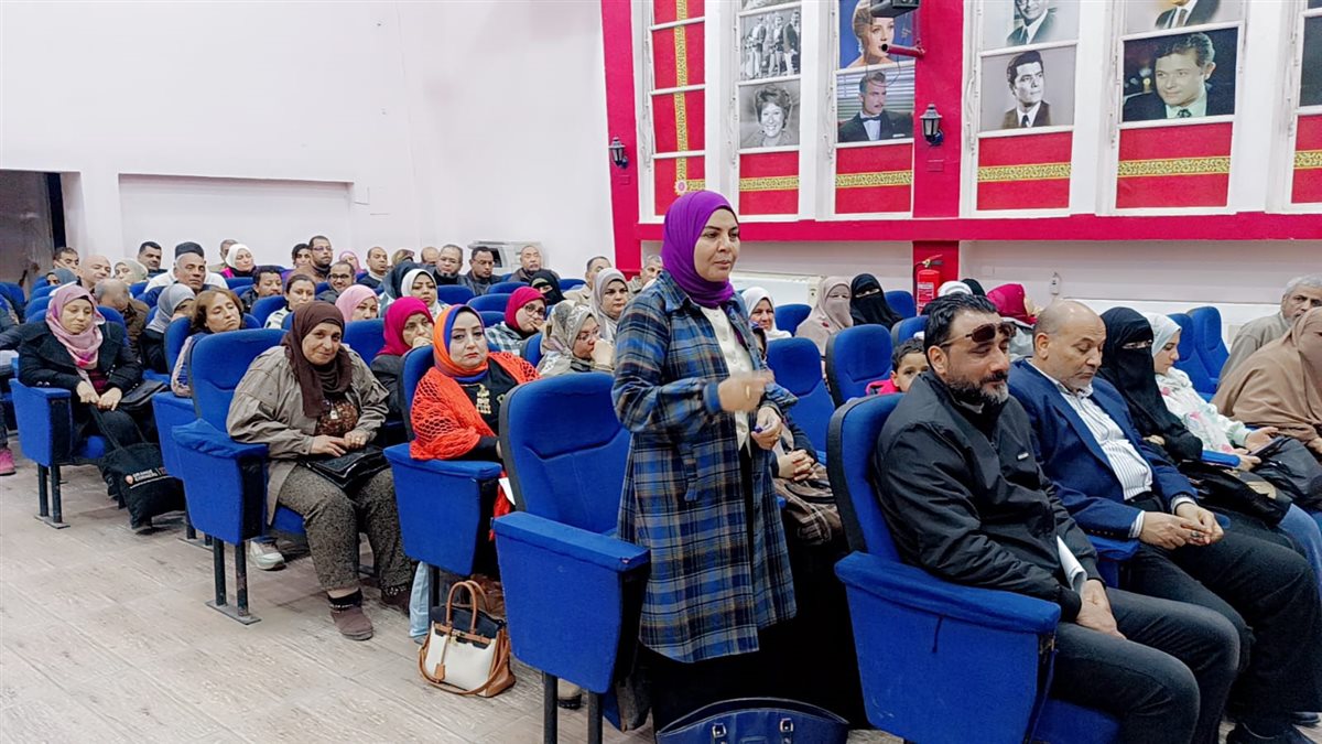مدير تعليم الفيوم يناقش أهم المشكلات التي تواجه المعلمين خلال الفصل الداسى الثاني ومقترحاتهم للتطوير