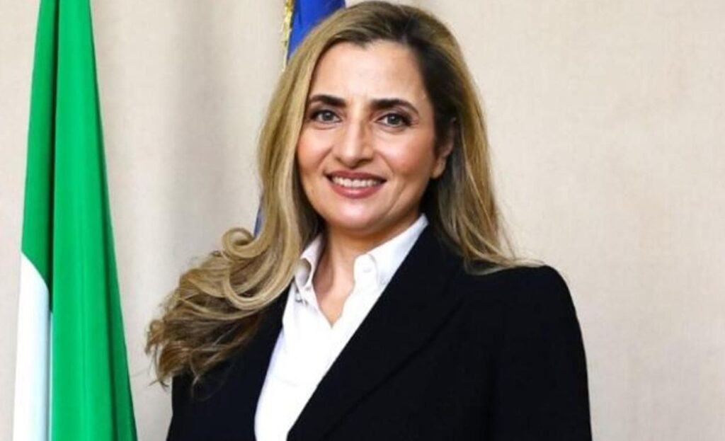 <strong>سفيرة إيطاليا في طهران</strong>