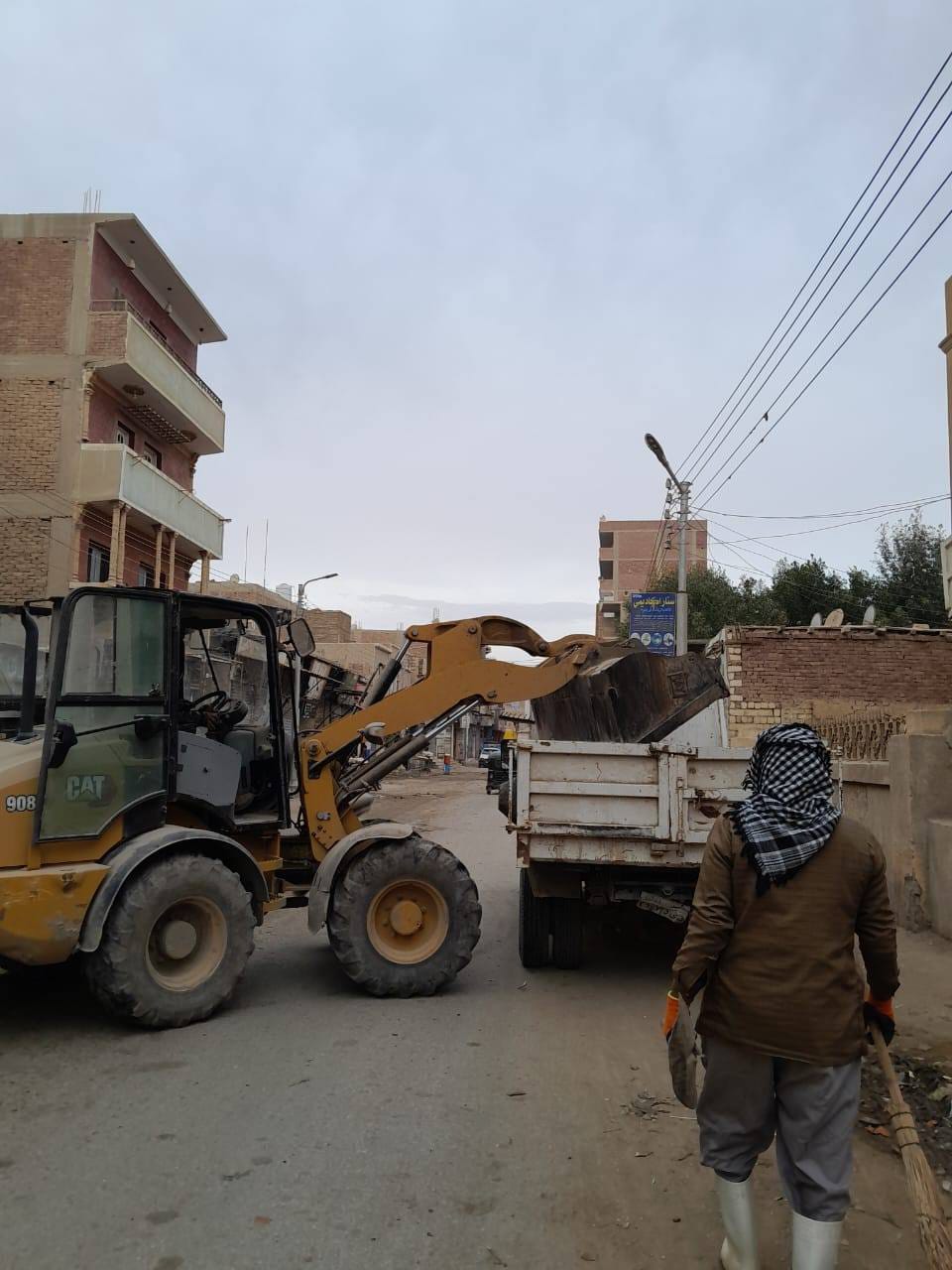 حملات مكبرة للنظافة ورفع الإشغالات بشوارع وأحياء مدينة الفيوم&nbsp;