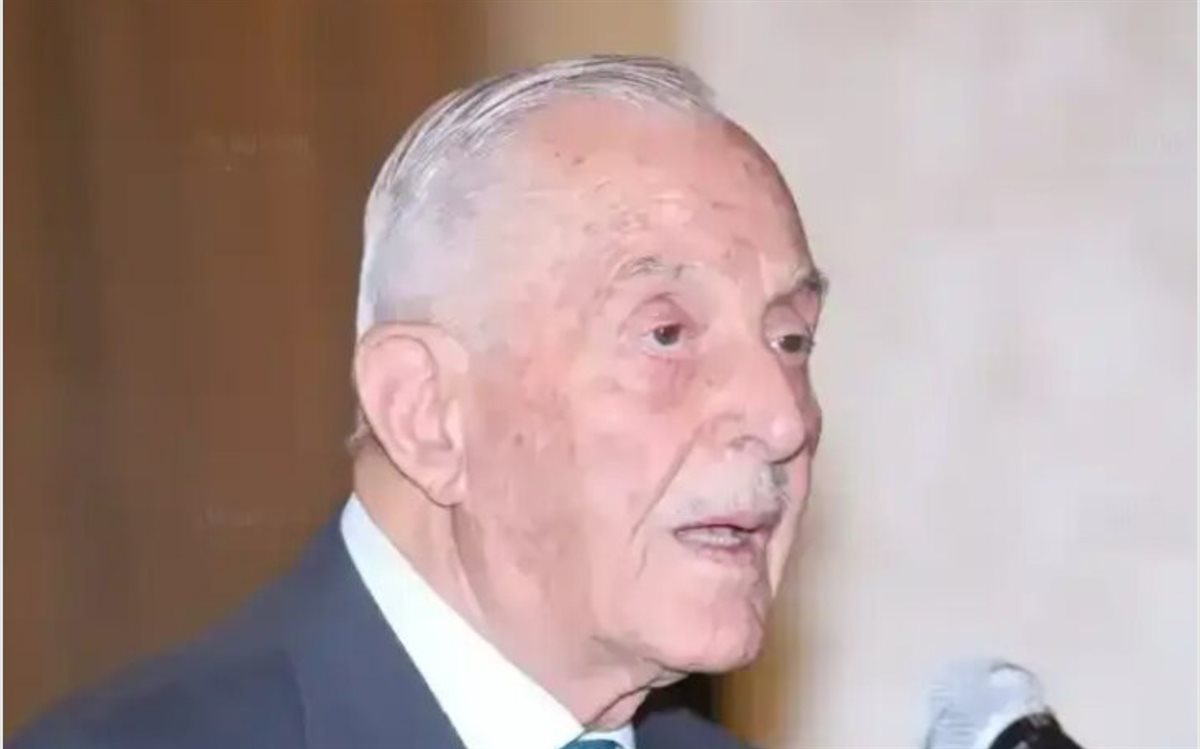 <strong>رئيس الوزراء الأردني السابق أحمد عبيدات</strong>