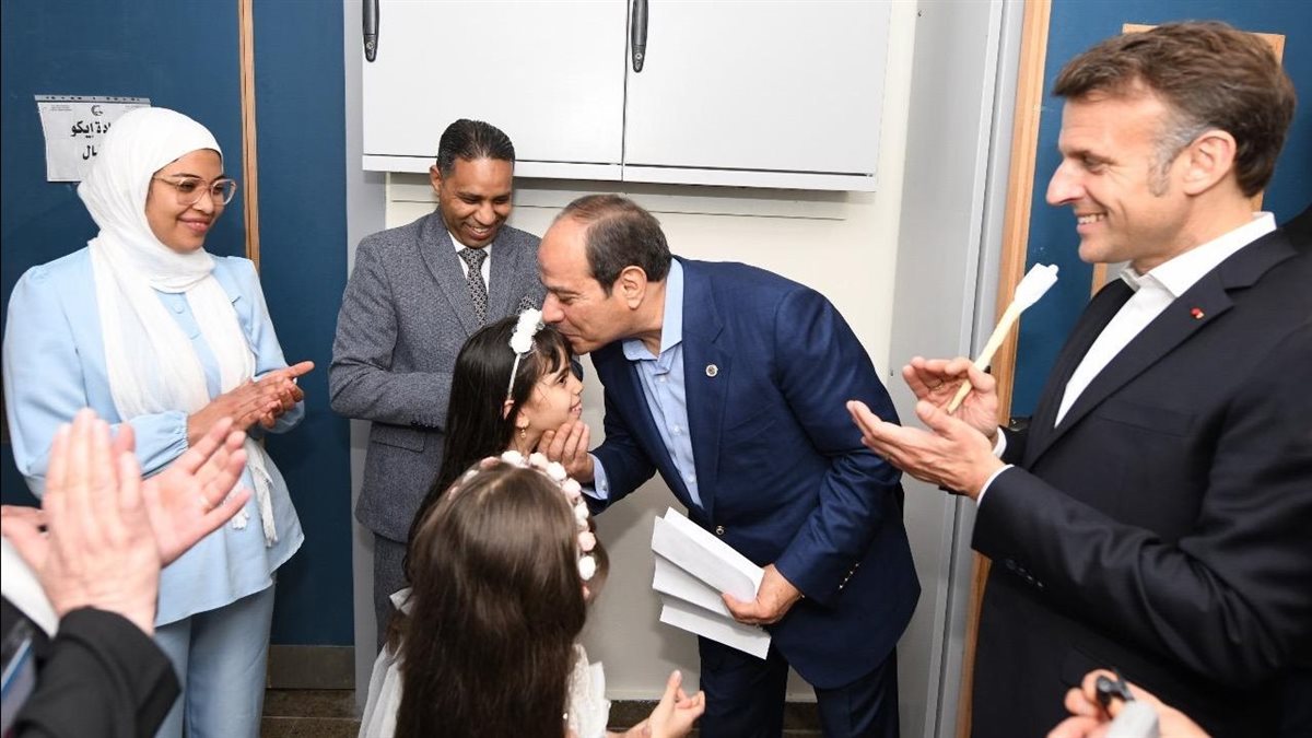 الرئيس السيسي ونظيره الفرنسي