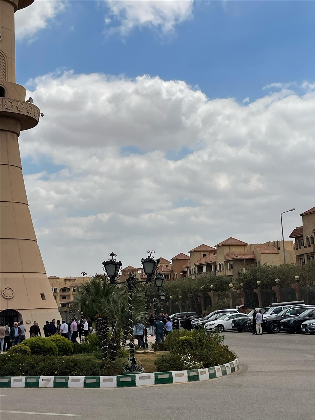 جنازة والدة زوجة رامي صبري