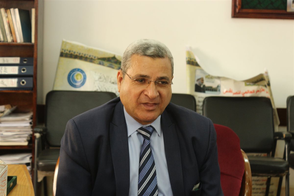 الدكتور أحمد زارع