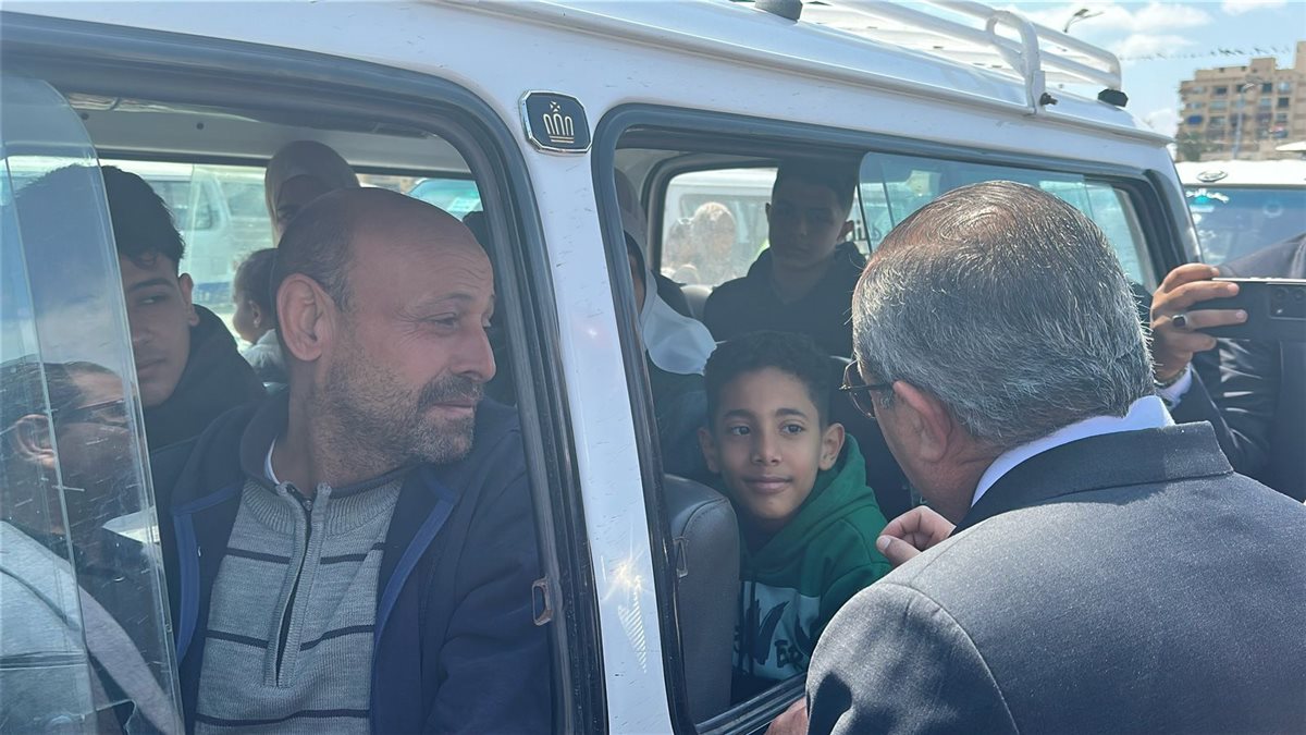 جولة محافظ بورسعيد بالموقف
