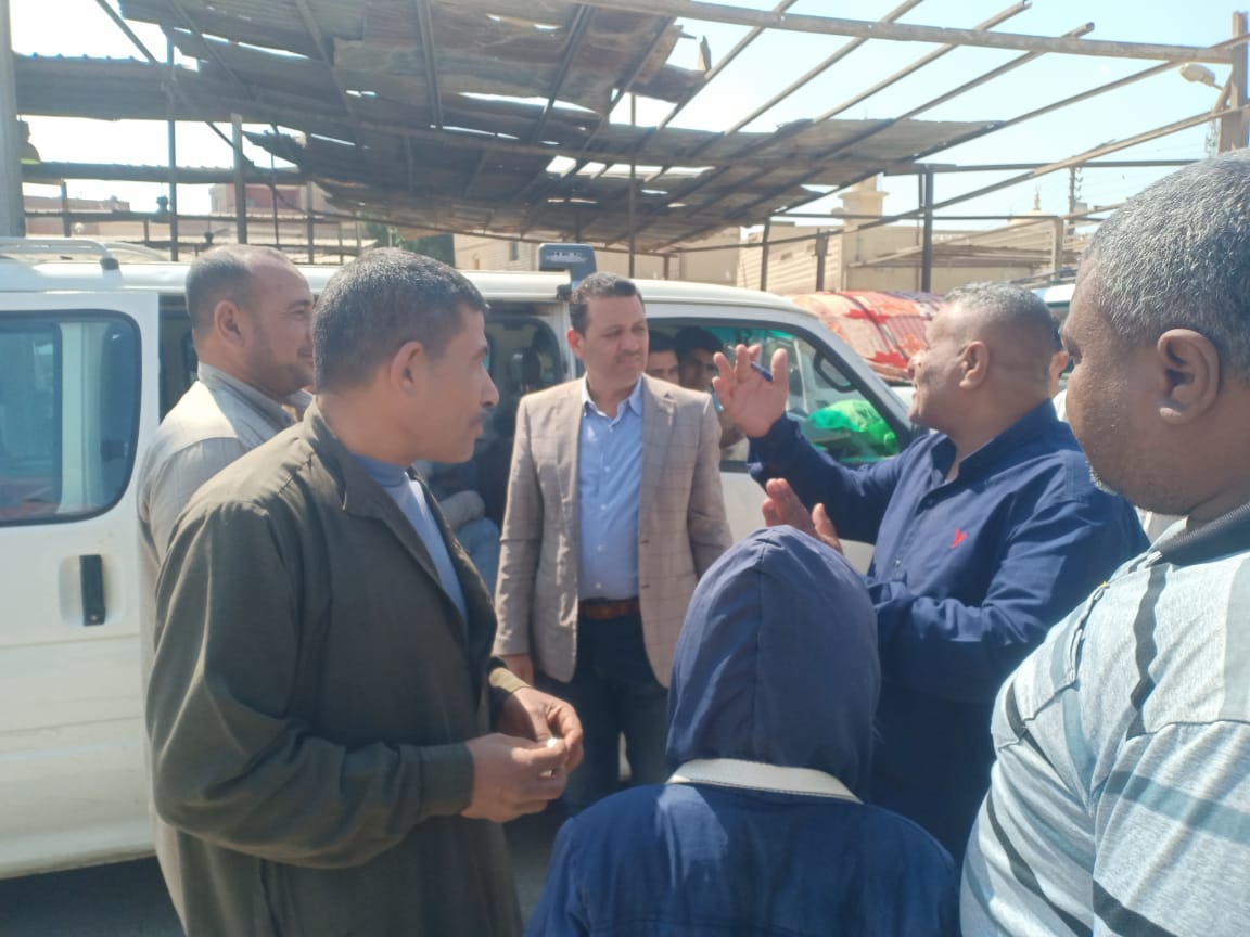 سكرتير عام الفيوم ورئيس مدينة طامية لتفقد مجمع المواقف ومحطات الواقود