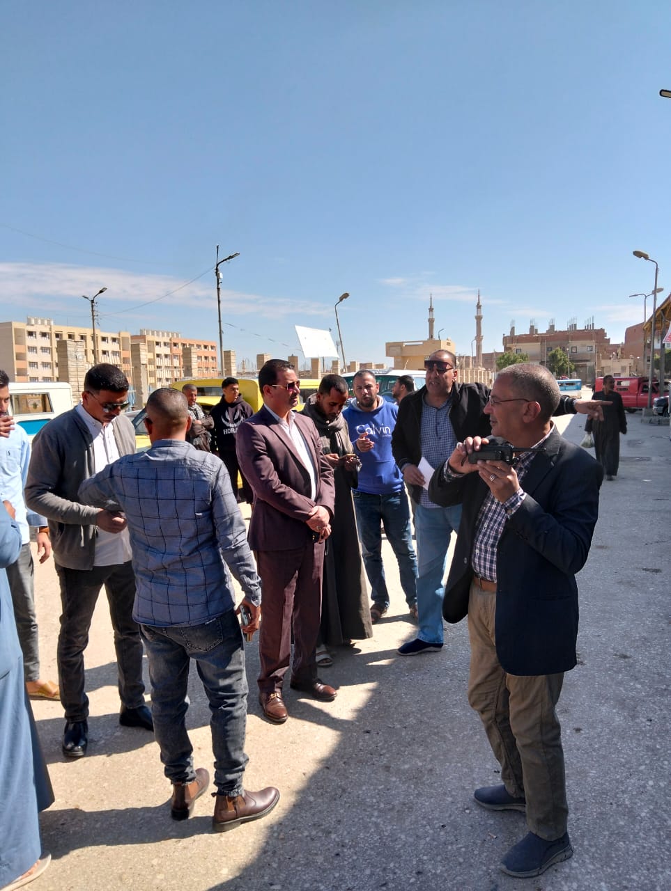 رئيس مدينة طامية بالفيوم يتابع مواقف السيارات ويوجه بالالتزام بالتعريفة الجديدة