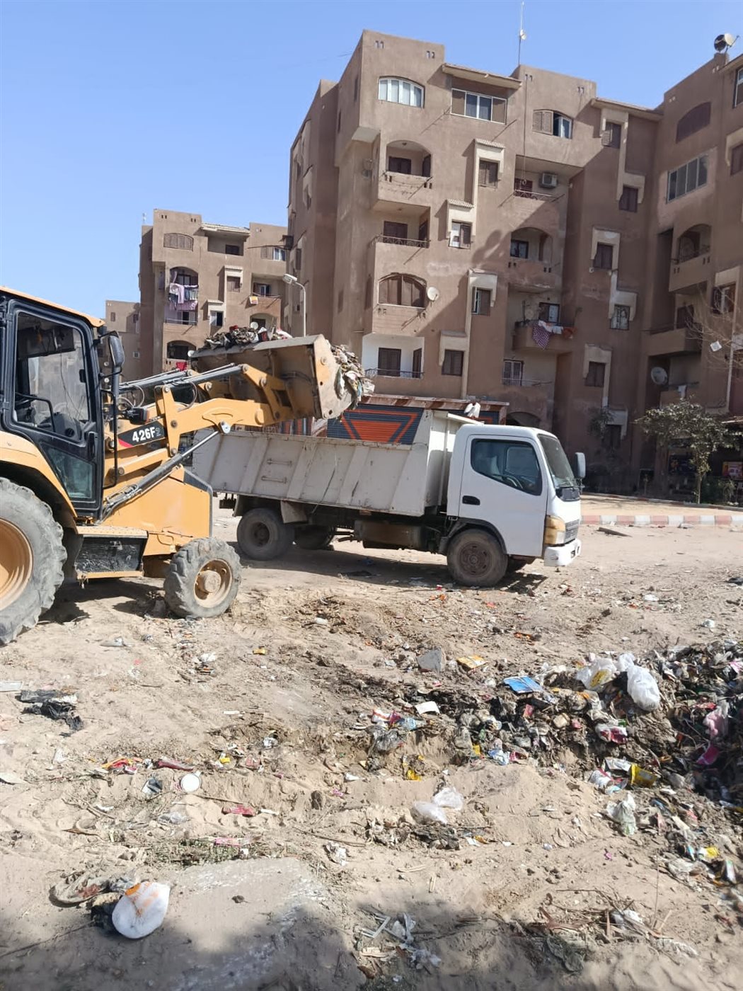 حملات مكثفة للنظافة ورفع الإشغالات وتجميل الشوارع بمركز ومدينة الفيوم<br>&nbsp;