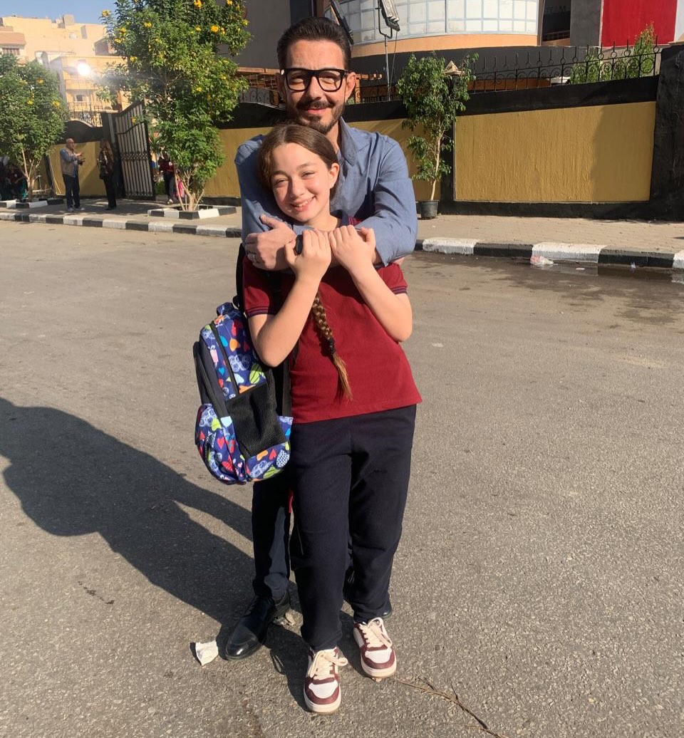 منى أحمد زاهر ووالدها
