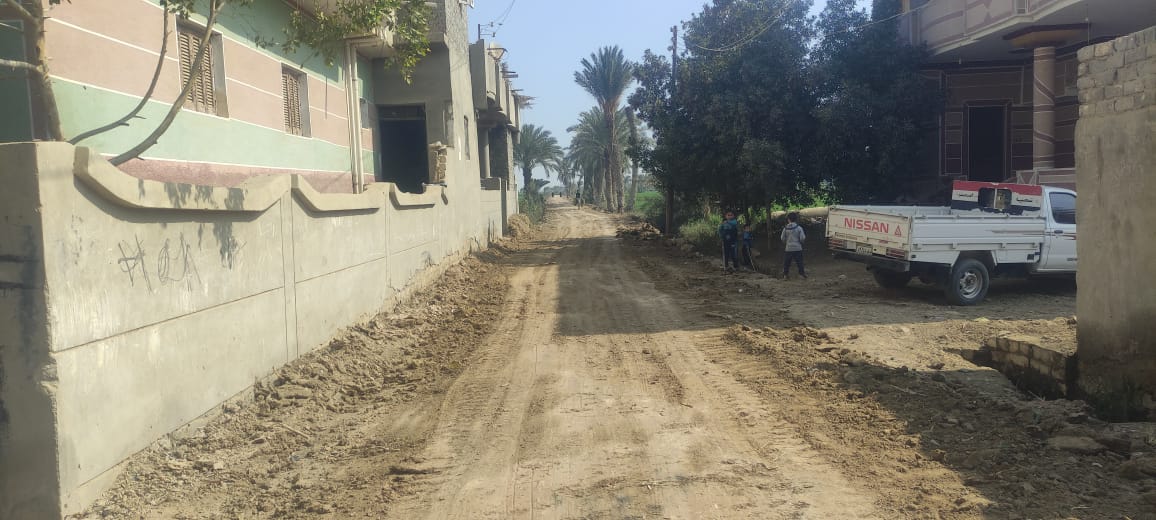 حملات للنظافة العامة ورفع الأتربة والمخلفات وصيانة الإنارة وتمهيدالطرق بسنورس&nbsp;