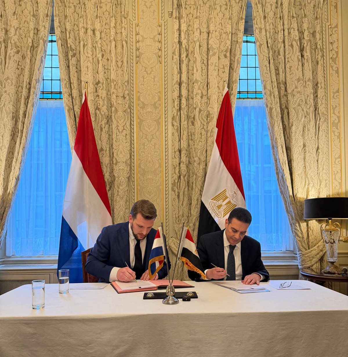 <strong>تعاون مصرى هولندى لاسترداد رأس حجرى نادر منسوب لعصر الملك تحتمس الثالث</strong>