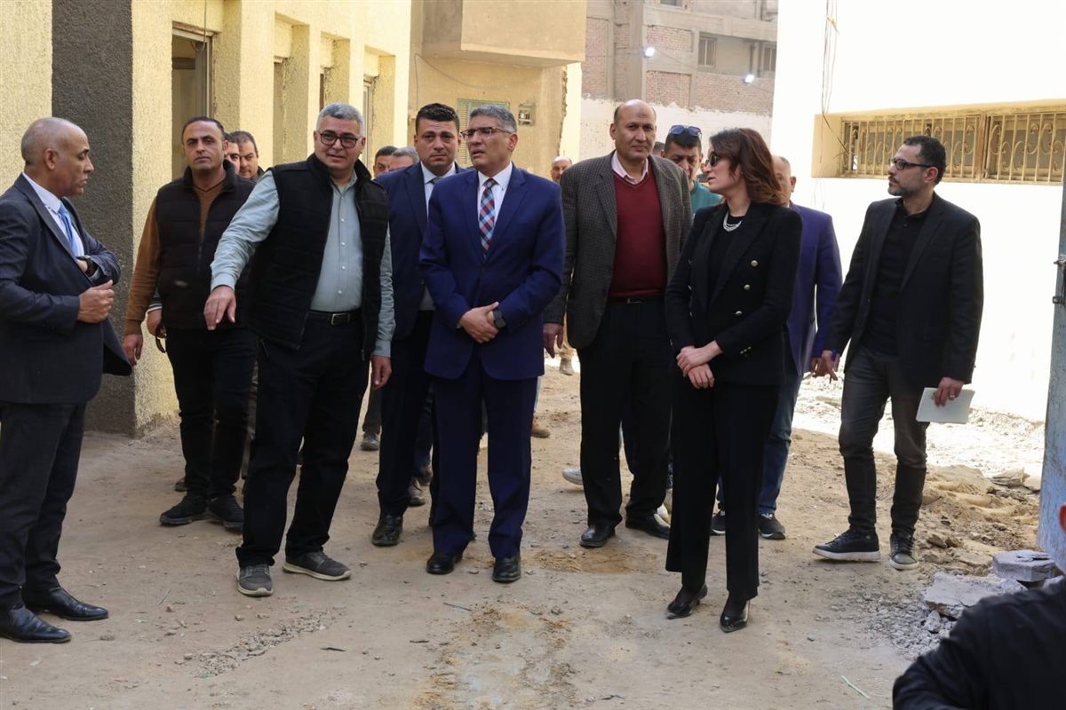 جانب من زيارة محافظ الجيزة لشارع العريش &nbsp;