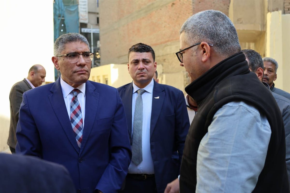 <strong>جانب من زيارة محافظ الجيزة لشارع العريش &nbsp;</strong>