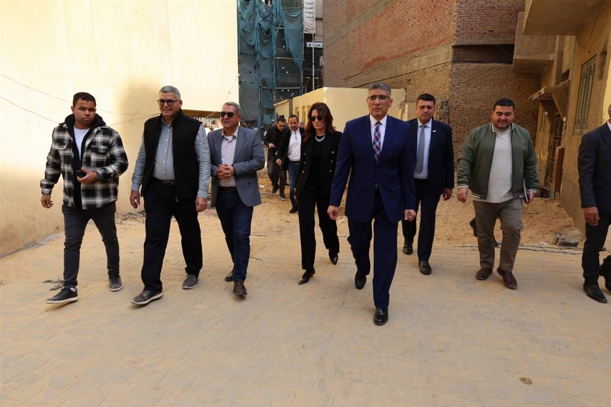 جانب من زيارة محافظ الجيزة لشارع العريش &nbsp;