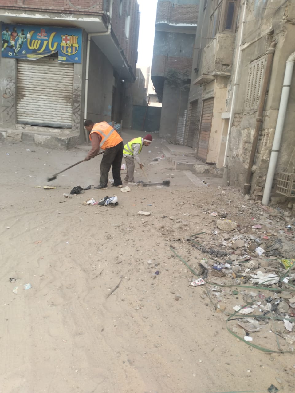 حملات مكثفة للنظافة ورفع الإشغالات وتحسين المظهر الحضاري بمركز ومدينة إطسا