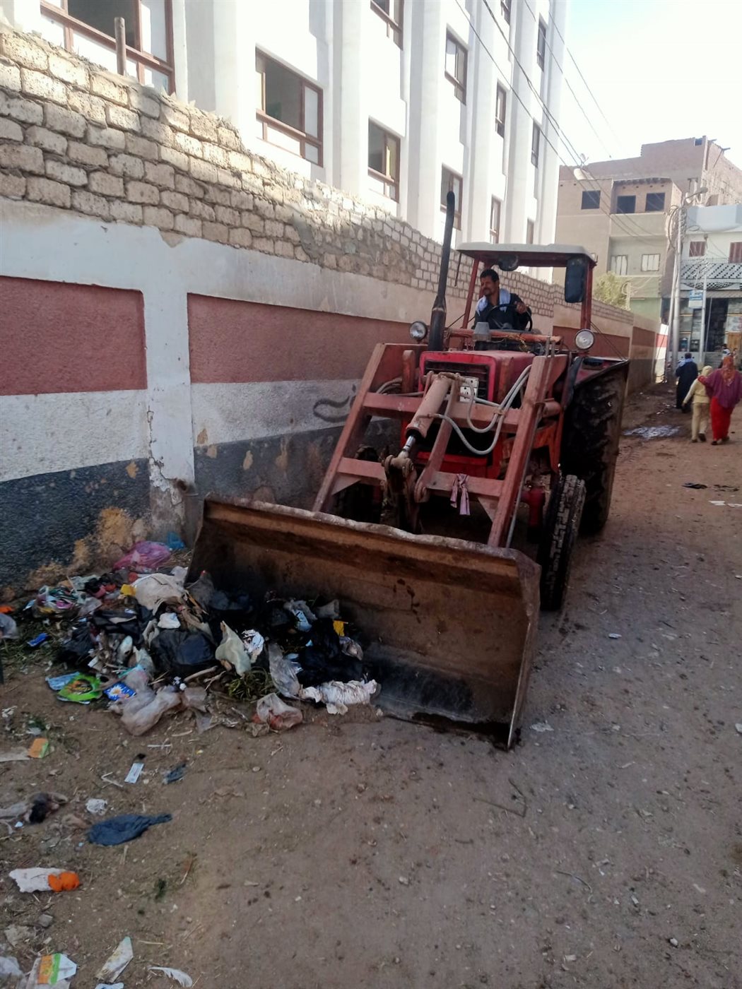 حملات مكثفة للنظافة ورفع الإشغالات وتجميل الشوارع بمركز ومدينة الفيوم